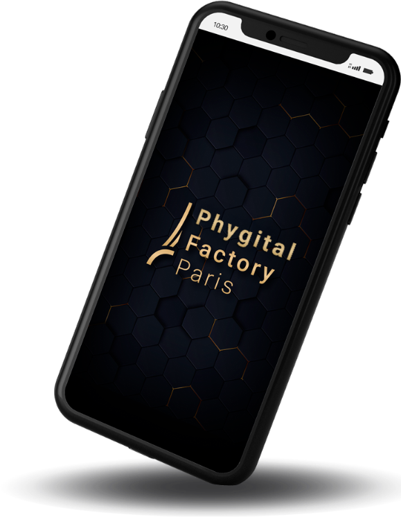 C'est la miniature d'un smartphone, affichant un écran de veille où l'on peut lire Phygital Factory Paris.
